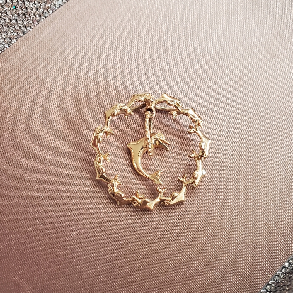 14k Gold Dolphin Circle Pendant